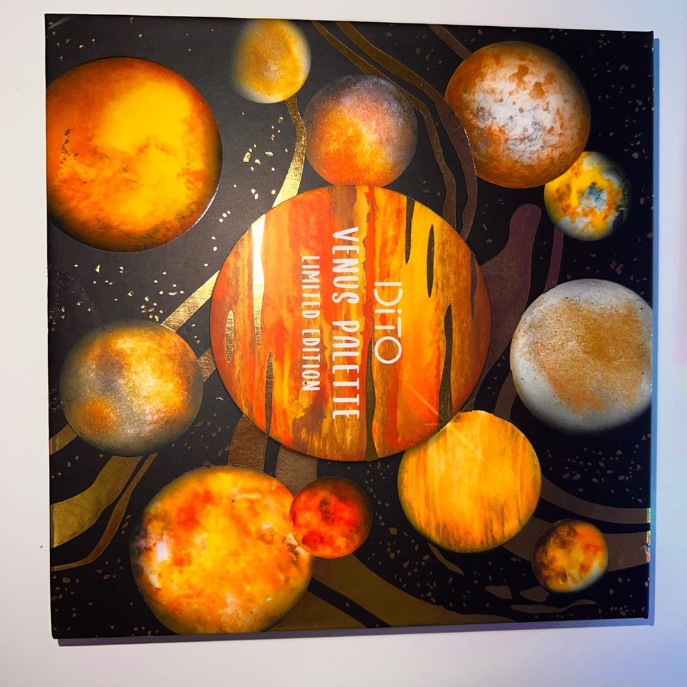 Dito cosmetics | limited edition Venus 12 shade palette